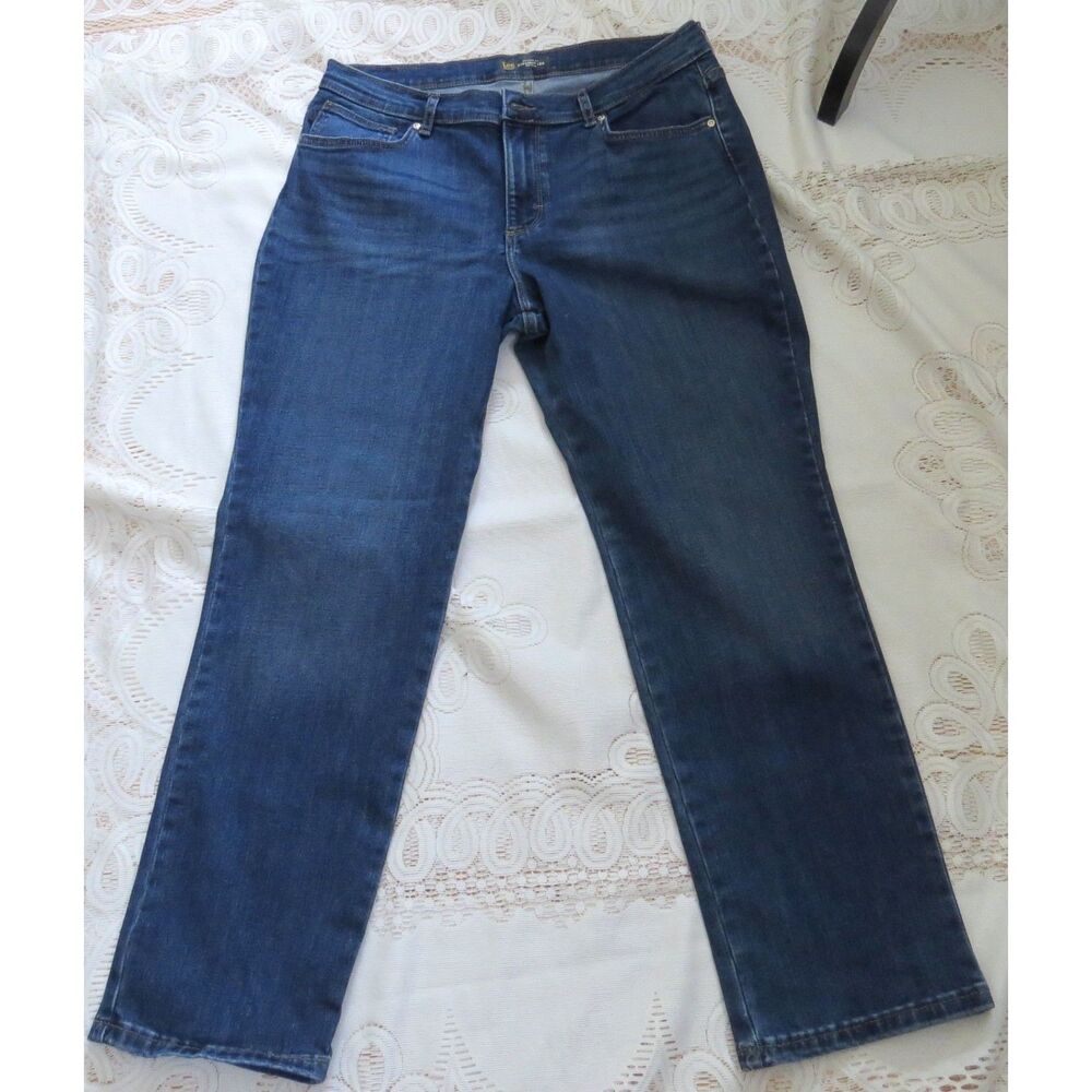 Lee Petites Relaxed Straight Leg Mid Rise Jeans  14P EUC